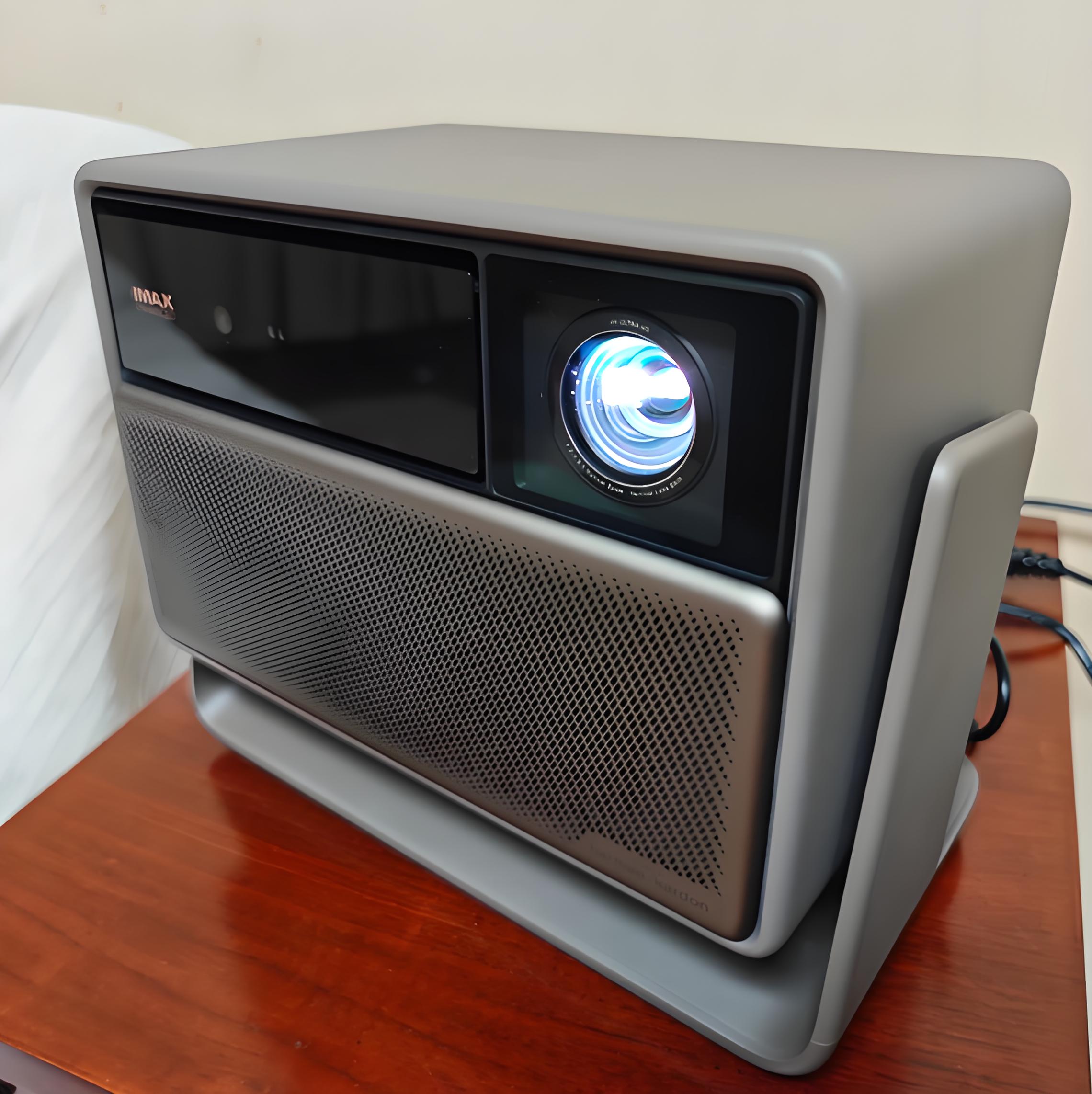 Projecteur Cinéma Triple Laser - Home Cinema Xgimi avis et prix